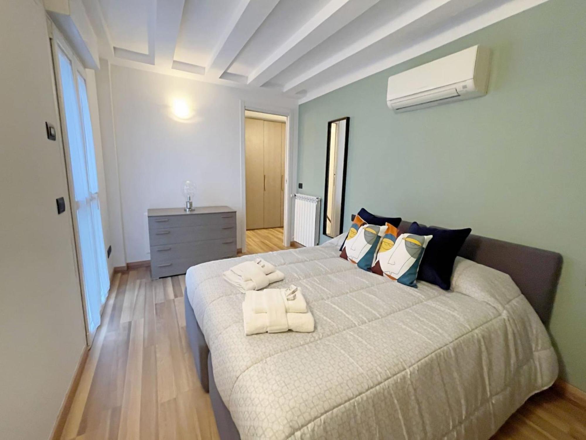 Appartamento Candiani F2 Trilocale 2 Livelli Milano